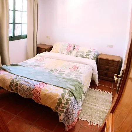 El Palacete 2 *